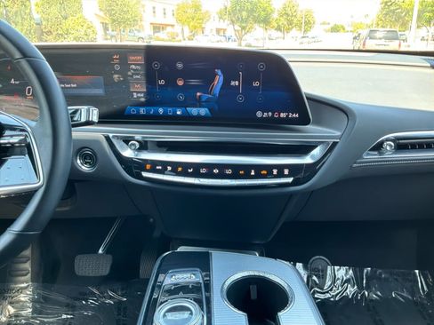 Used 2024 Cadillac Lyriq Tech RWD image 15