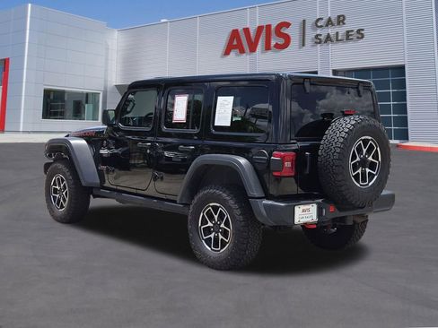 Used 2025 Jeep Wrangler Unlimited Rubicon AWD/4WD image 9