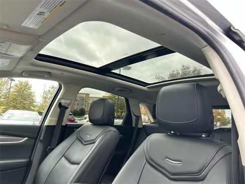 Used 2019 Cadillac XT5 Premium Luxury image 23