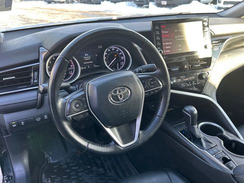 Used 2022 Toyota Camry XLE image 29