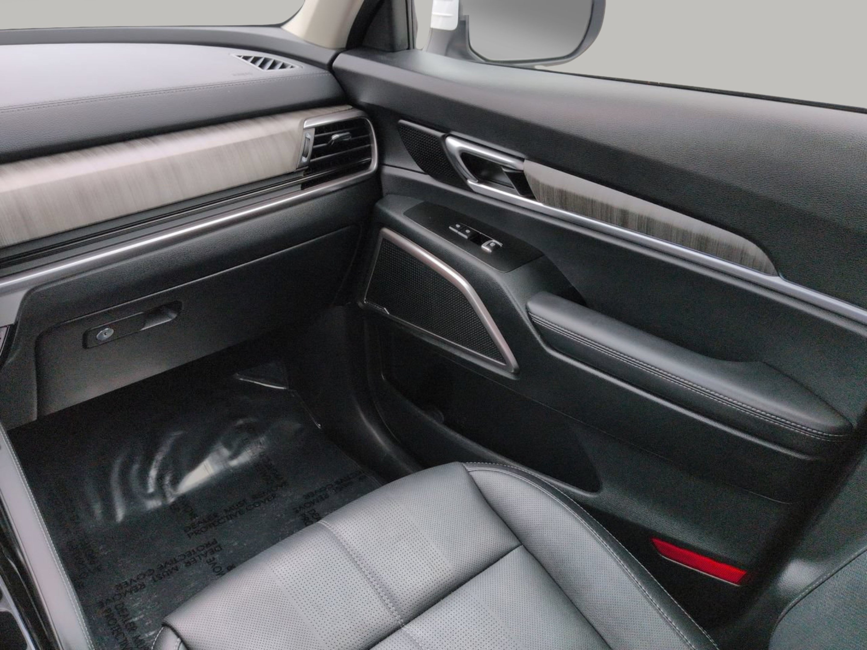 Used 2025 Kia Telluride EX w/ EX Captain's Chair Package FWD image 22