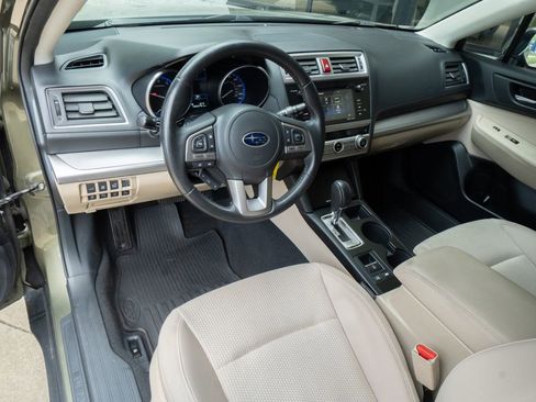 Used 2017 Subaru Outback 2.5i Premium AWD/4WD image 9
