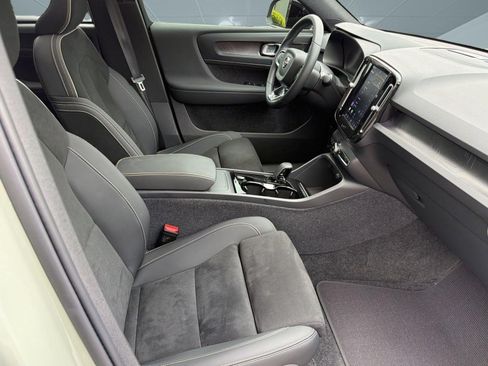Used 2023 Volvo C40 P8 Recharge Ultimate w/ Protection Package Premier AWD/4WD image 25