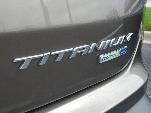 Used 2019 Ford Edge Titanium w/ Equipment Group 301A AWD/4WD image 27