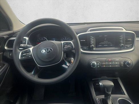 Used 2020 Kia Sorento LX FWD image 13
