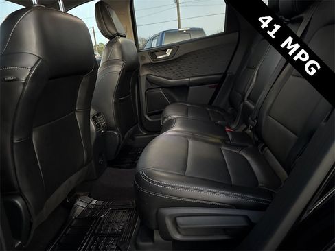 Used 2020 Ford Escape Titanium image 24