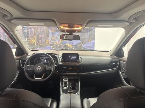 Used 2023 Nissan Rogue SL image 16