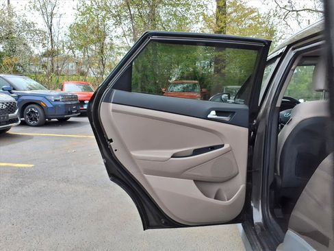 Used 2020 Hyundai Tucson Value AWD/4WD image 12