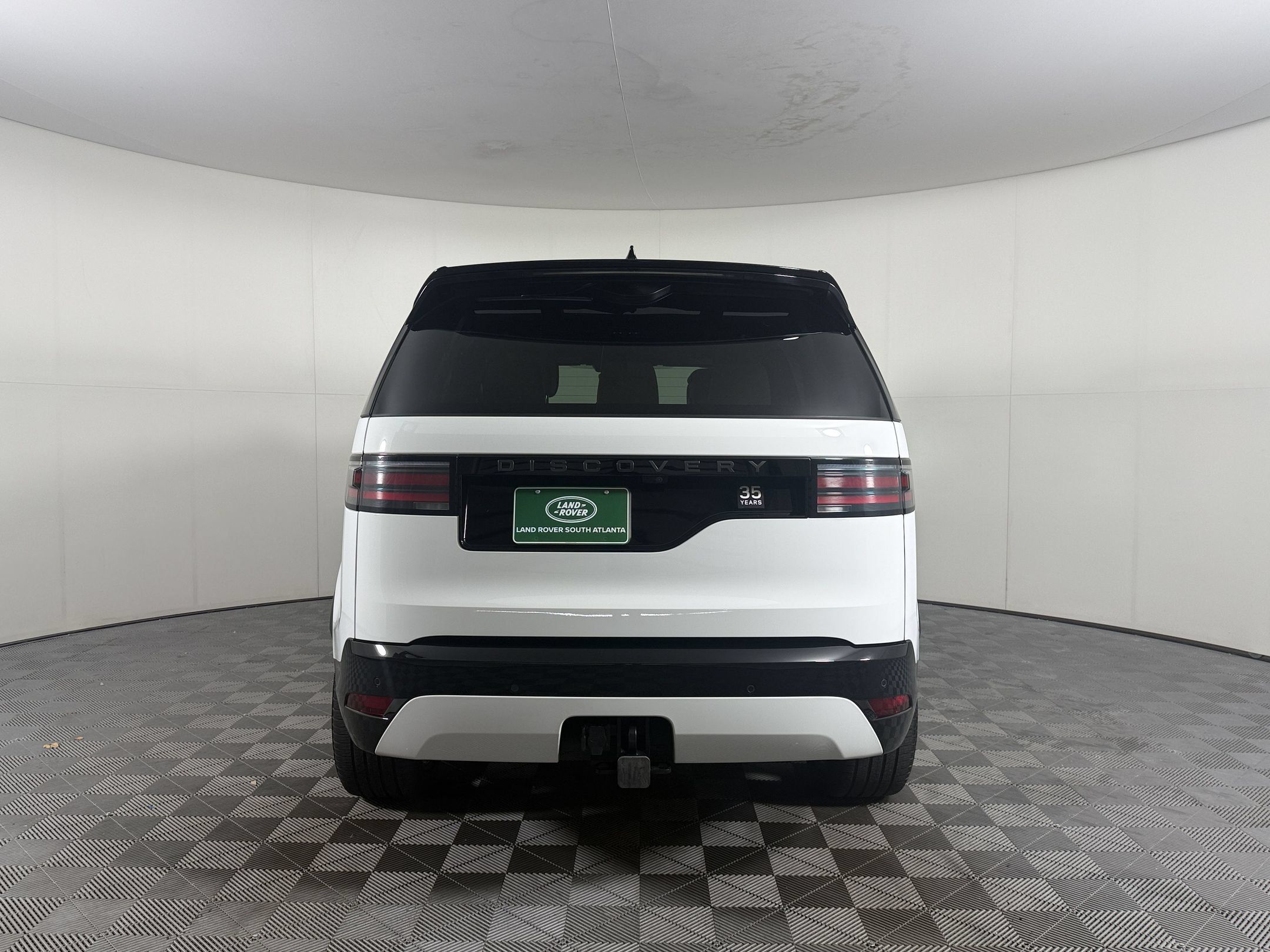 Used 2025 Land Rover Discovery Dynamic SE AWD/4WD image 10