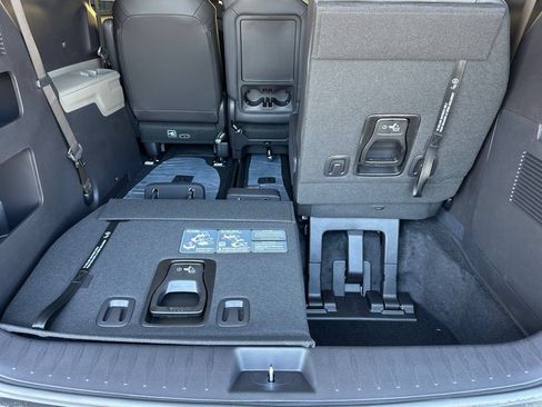 New 2026 Kia Carnival EX FWD image 15