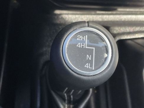 Used 2018 Jeep Wrangler Unlimited Sahara image 15