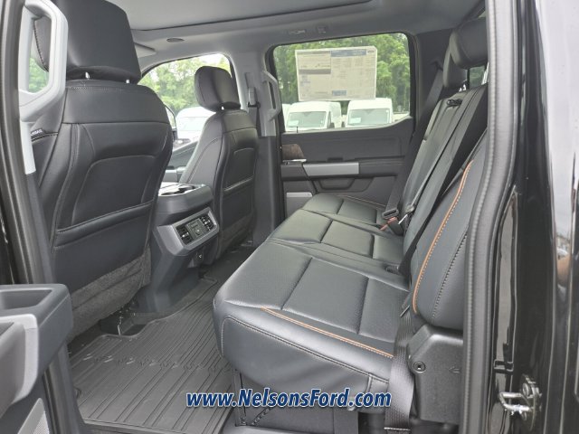 New 2026 Ford F250 Lariat w/ Black Appearance Package AWD/4WD image 8