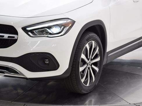 Certified 2022 Mercedes-Benz GLA 250 image 11