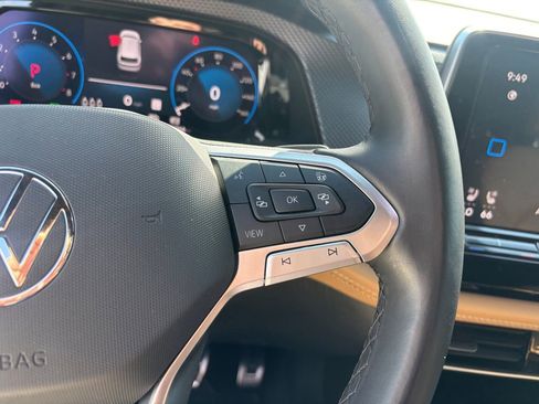 Used 2024 Volkswagen Atlas Cross Sport SEL R-Line image 17