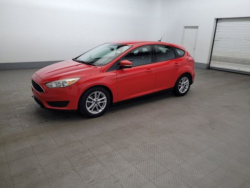 Used 2016 Ford Focus SE FWD image 2