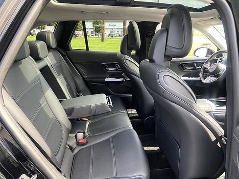 Used 2023 Mercedes-Benz GLC 300 4MATIC image 15