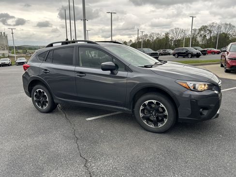 Certified 2023 Subaru Crosstrek 2.0i Premium AWD/4WD image 3