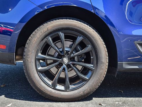 Used 2023 Porsche Macan image 11