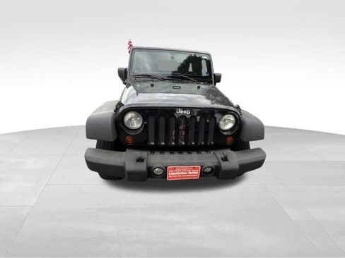 Used 2014 Jeep Wrangler Unlimited Rubicon w/ Connectivity Group AWD/4WD image 9