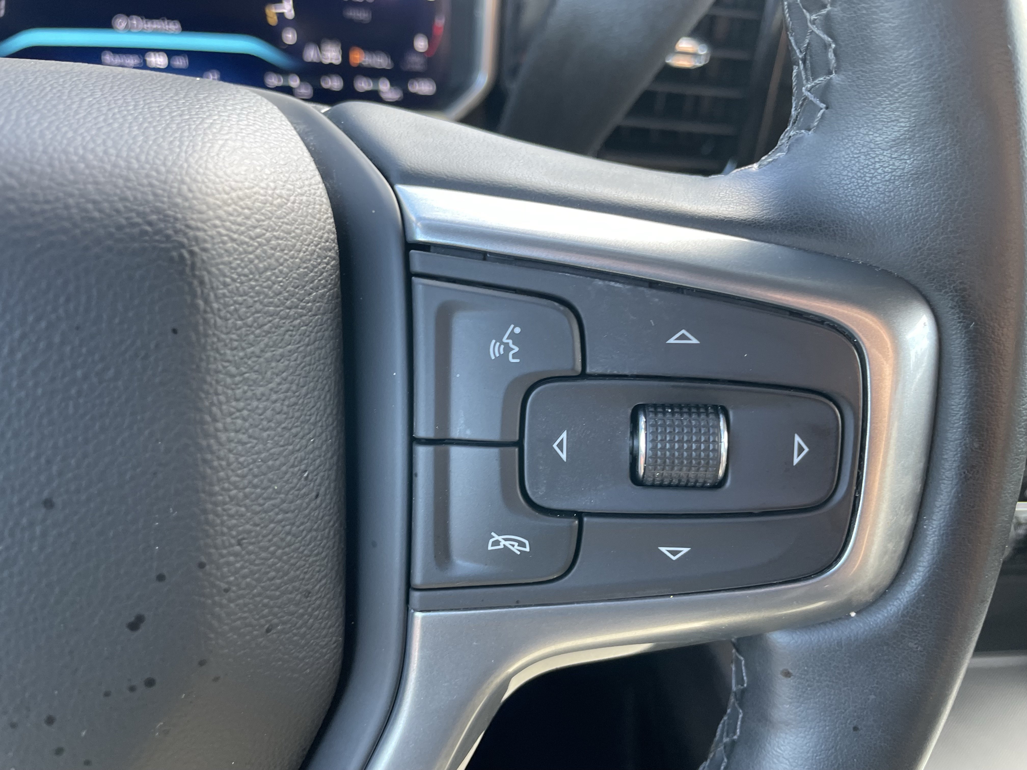 Used 2026 Chevrolet Silverado 2500 LTZ w/ LTZ Premium Package AWD/4WD image 17