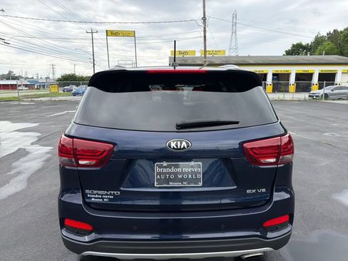 Used 2020 Kia Sorento EX FWD image 29