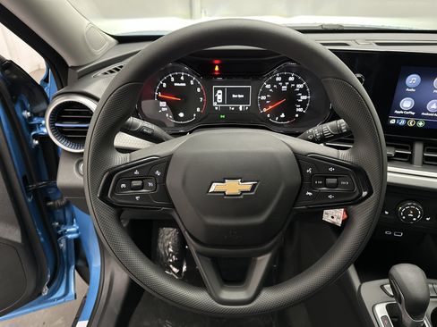New 2026 Chevrolet Trax LS w/ LS Convenience Package FWD image 24