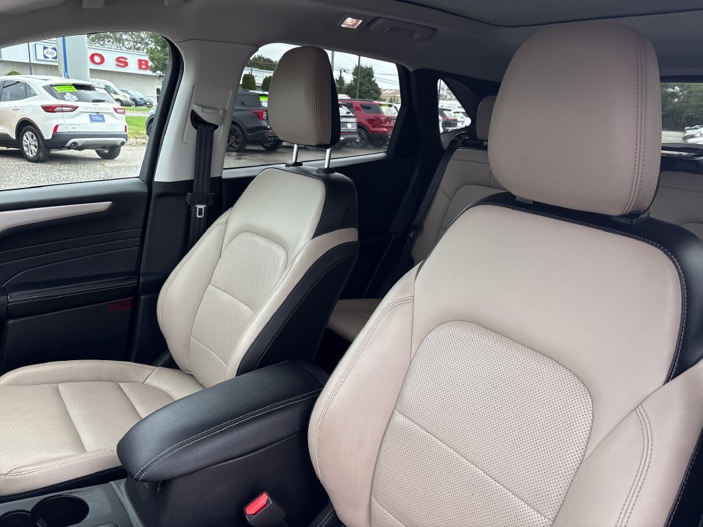 Certified 2022 Ford Escape SEL FWD image 17