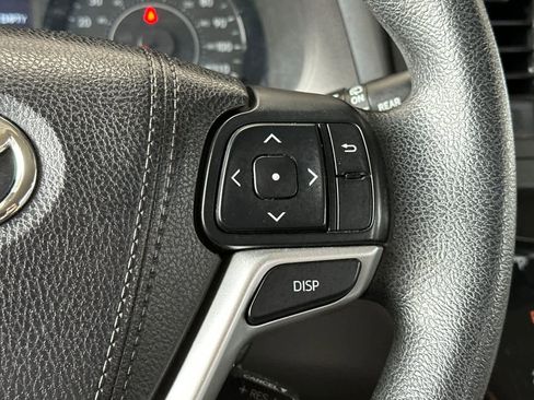 Used 2017 Toyota Sienna LE image 26