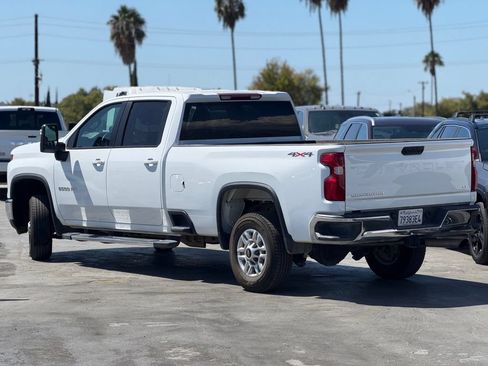 Used 2025 Chevrolet Silverado 2500 LT w/ Convenience Package AWD/4WD image 3