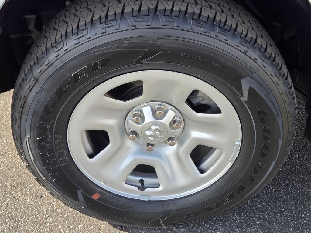 Used 2025 RAM 1500 Tradesman AWD/4WD image 12