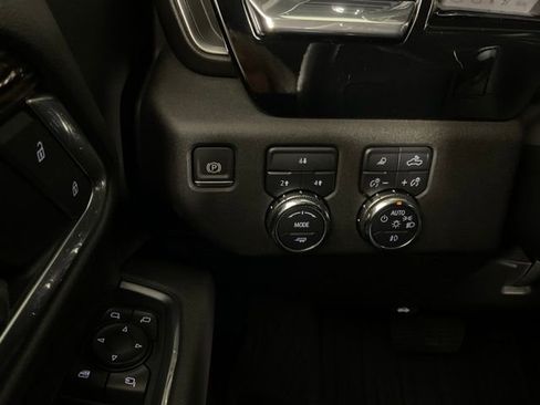 Used 2025 GMC Sierra 2500 SLE w/ SLE Value Package; image 14