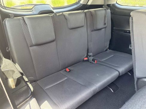 Used 2018 Toyota Highlander LE FWD image 17