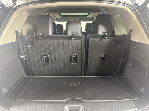 Used 2025 Nissan Pathfinder SL w/ SL Premium Package image 23