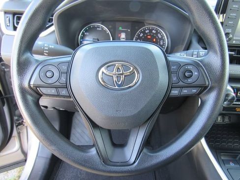 Used 2022 Toyota RAV4 XLE w/ Convenience Package AWD/4WD image 32
