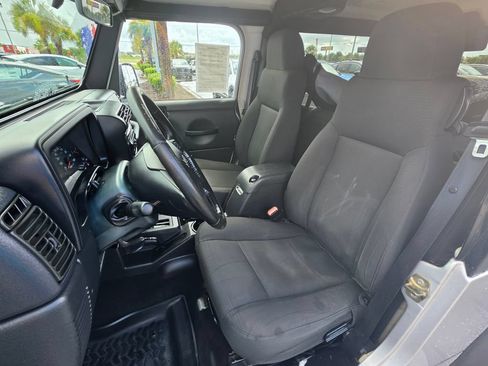 Used 2006 Jeep Wrangler Unlimited AWD/4WD image 11