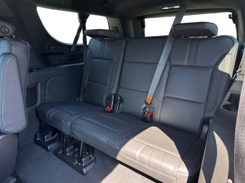 Used 2023 Chevrolet Suburban RST w/ Luxury Package image 11