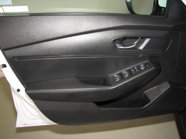 Used 2025 Honda Accord LX image 32