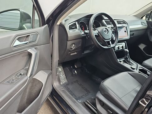 Used 2019 Volkswagen Tiguan SE AWD/4WD image 10