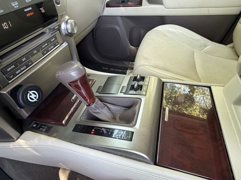 Used 2011 Lexus GX 460 w/ Comfort Plus Pkg AWD/4WD image 27