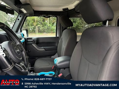 Used 2017 Jeep Wrangler Sport w/ Connectivity Group image 10