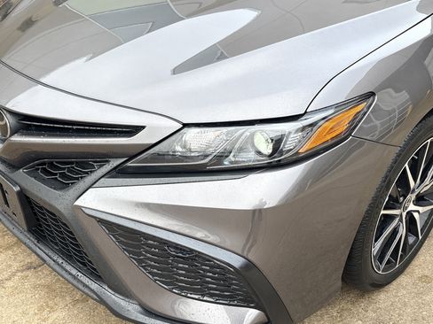 Used 2023 Toyota Camry SE image 6