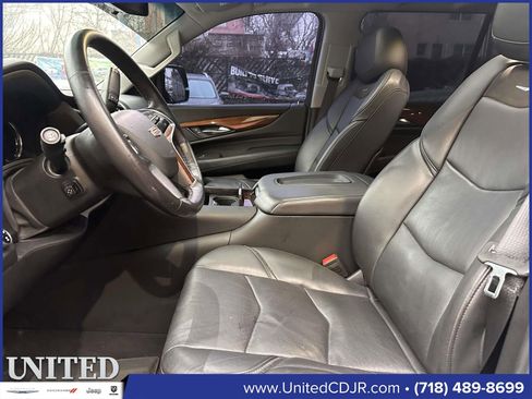 Used 2019 Cadillac Escalade ESV Luxury image 17
