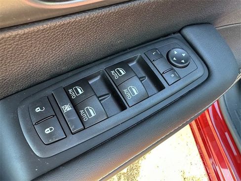 New 2026 Chrysler Pacifica Select image 31