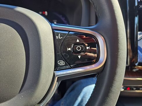 Certified 2023 Volvo XC60 T8 Ultimate w/ Protection Package Premier image 25