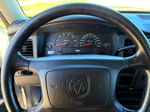 Used 2004 Dodge Dakota Club Cab 2WD w/ Tire & Handling Group image 52