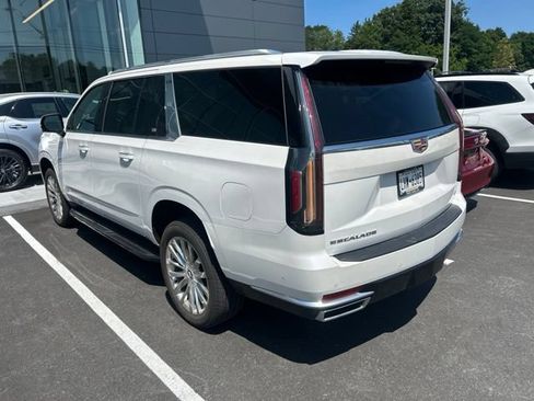 Used 2023 Cadillac Escalade ESV Premium Luxury AWD/4WD image 2