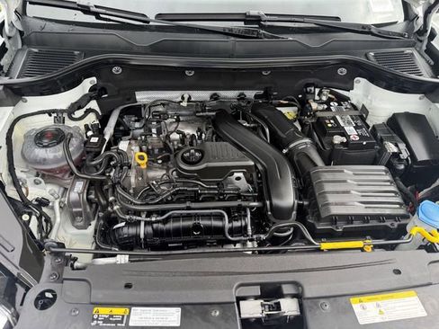 Used 2023 Volkswagen Taos SE w/ Panoramic Sunroof Package FWD image 27