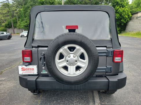 Used 2017 Jeep Wrangler Unlimited Sport w/ Connectivity Group AWD/4WD image 22