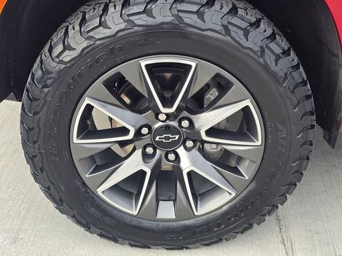 Used 2024 Chevrolet Tahoe Z71 w/ Luxury Package image 8