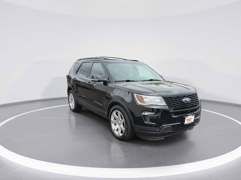 Used 2018 Ford Explorer Sport w/ Equipment Group 401A AWD/4WD image 2